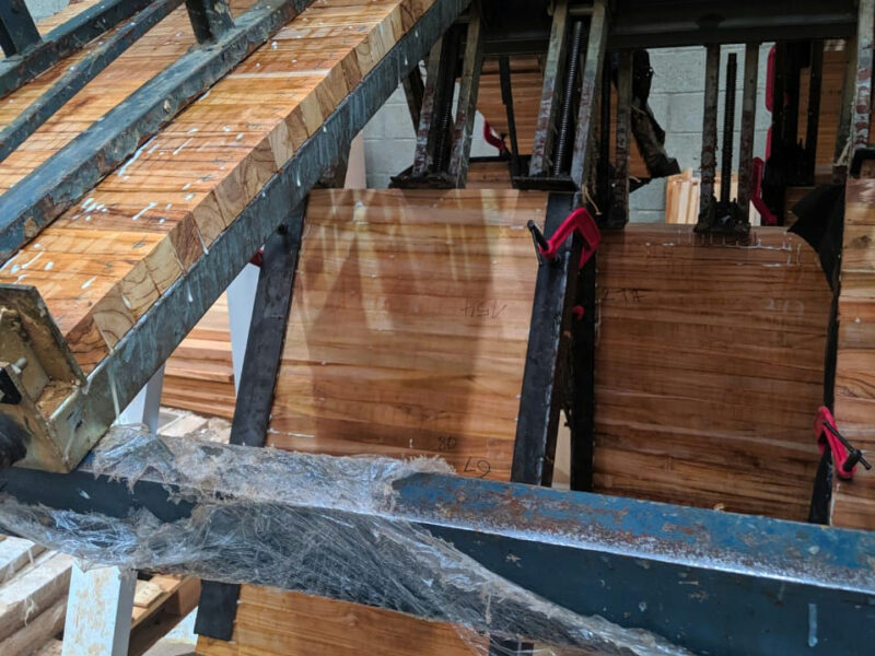Prensa para tableros de madera en Colombia