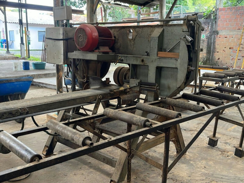 Reaserradora de Cinta con Mesa de Retorno | Aserrío Industrial | Valle del Cauca