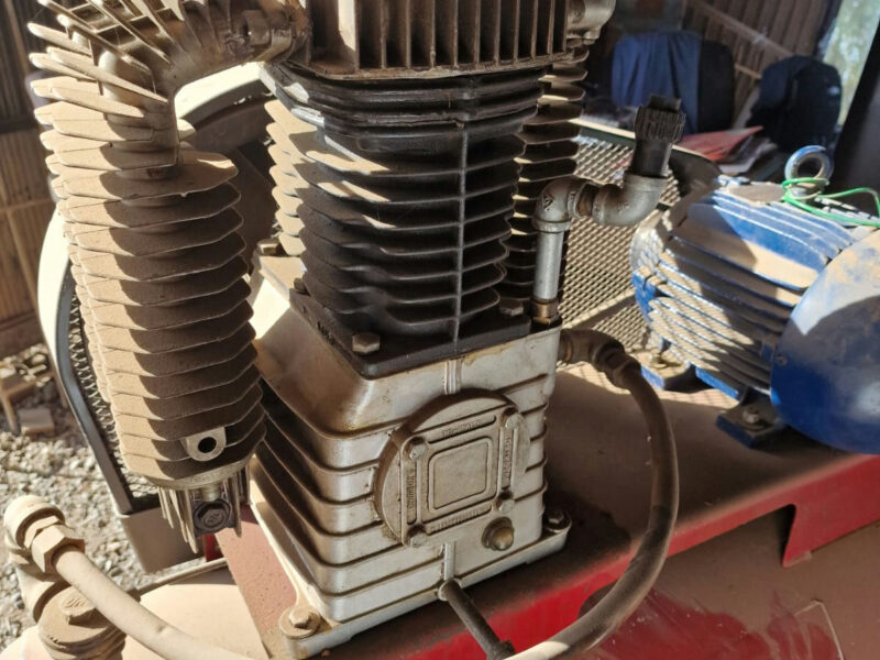 Compresor de aire usado SFM 2 pistones