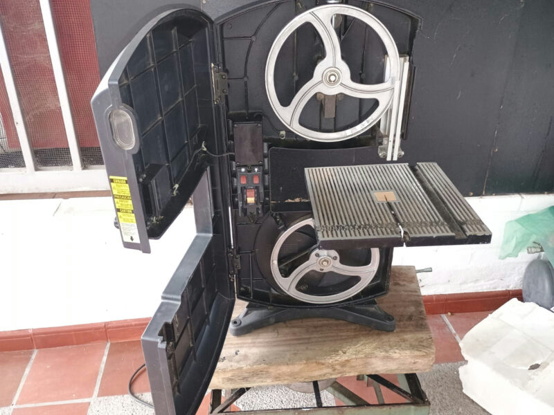 Sierra Sinfin de mesa marca Skil