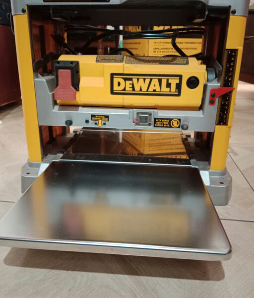 CEPILLO DE BANCO de 12 1/2" (31.8 cm) | DEWALT