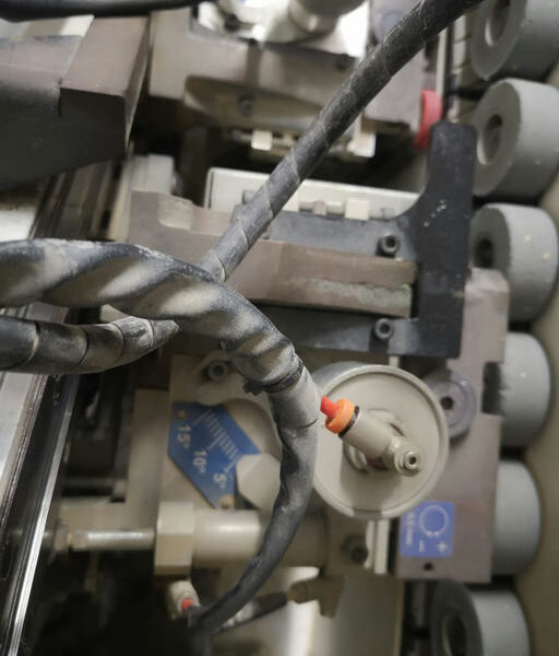 ENCHAPADORA DE CANTOS BIESSE AKRON 246