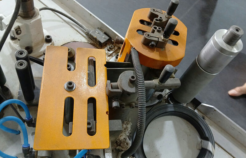 PICCOLINA110-COMEVA / ENCHAPADORA DE CANTOS