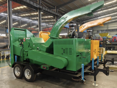 CHIPPER DE TAMBOR PORTATIL CON MOTOR A COMBUSTIBLE Y SISTEMA DE ALIMENTACIÓN HIDRÁULICA MODELO TWC970