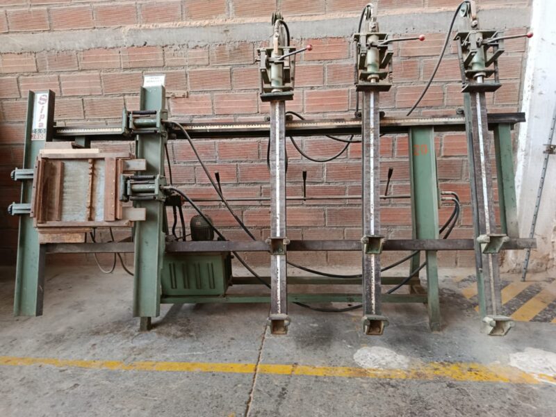 PRENSA HIDRÁULICA PARA MUEBLES