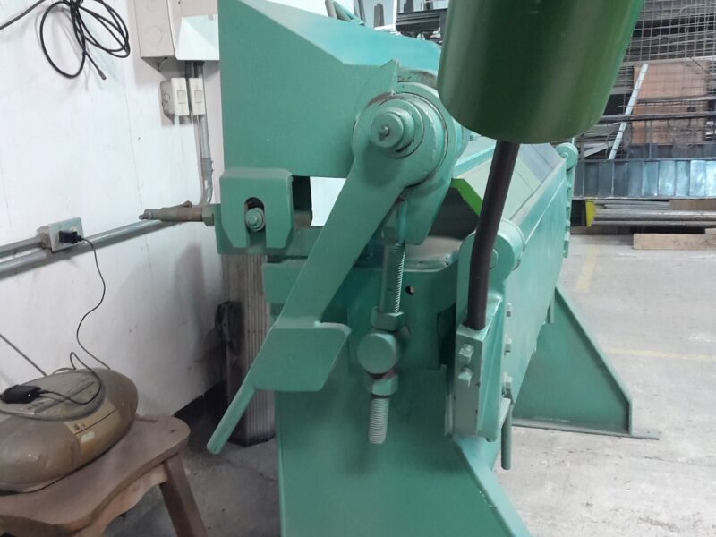 PLANTA CON EQUIPOS DE CARPINTERÍA Y EQUIPOS DE METALMECANICA